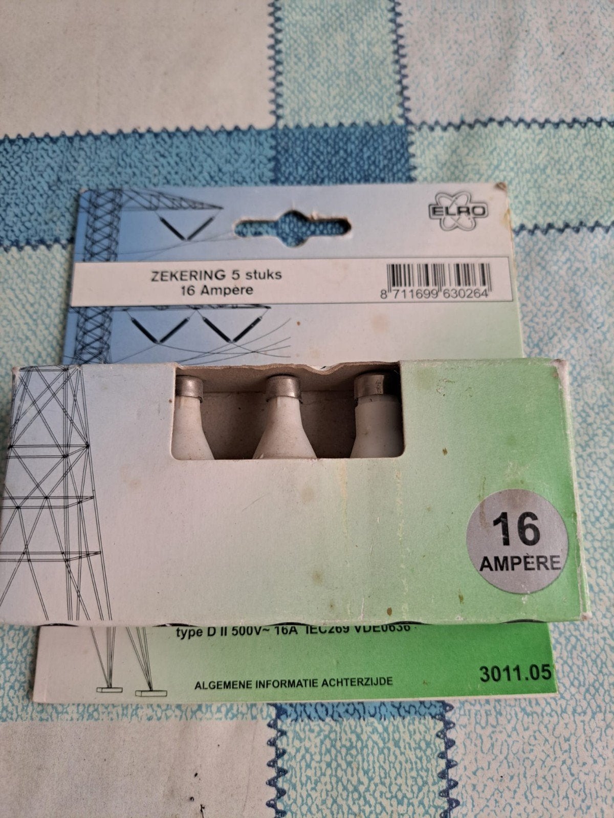 Nieuwe Zekering 5 stuks 16 ampere nieuwe,in verpakking!, Ophalen of Verzenden, Nieuw