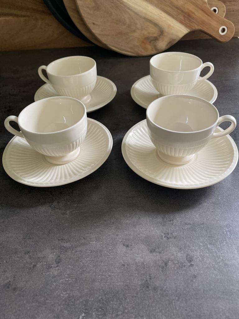 4 Wedgwood Edme theekopjes met schotels, Ophalen of Verzenden, Zo goed als nieuw, Wedgwood, Kop(pen) en/of Schotel(s)