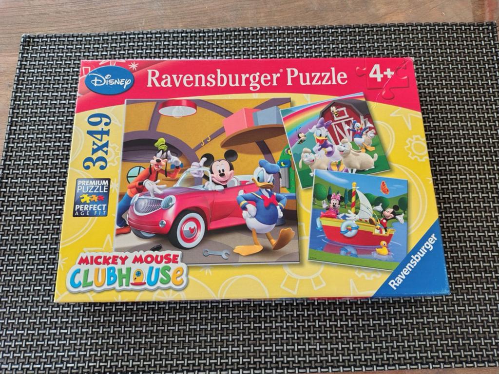 Mickey Mouse Club House puzzle, Kinderen en Baby's, Speelgoed | Kinderpuzzels, Zo goed als nieuw, 4 tot 6 jaar, Meer dan 50 stukjes