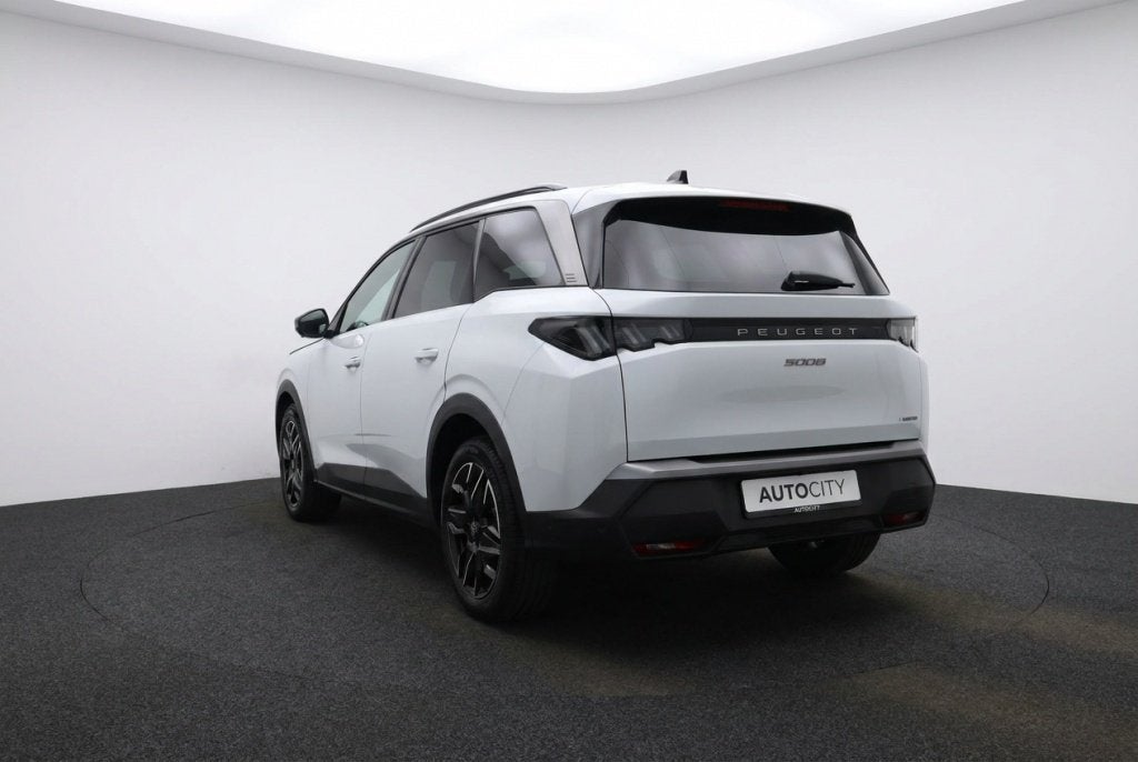 Peugeot 5008 1.2 Hybrid 145PK Allure 7p l 360° Camera l Key, Auto's, Automaat, Gebruikt, 1199 cc, Wit