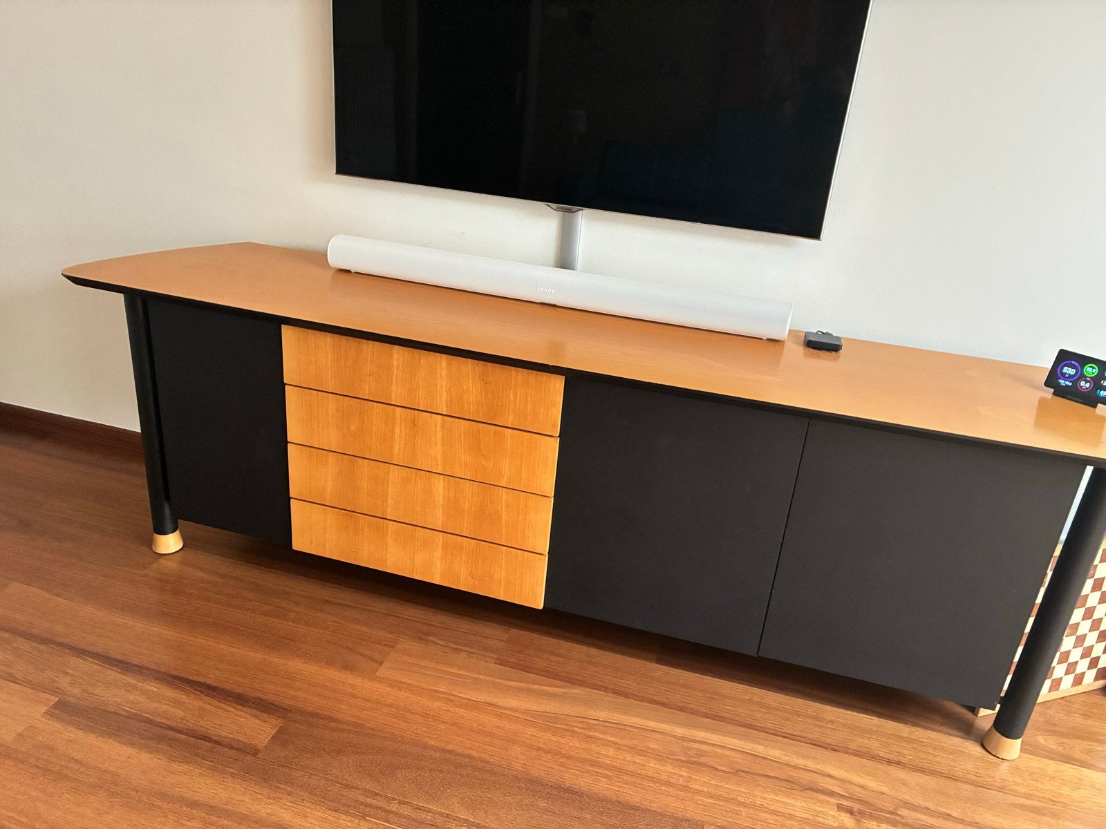 Dressoir 2.40m breed in zeer goede staat, Huis en Inrichting, Kasten | Dressoirs, Ophalen, Zo goed als nieuw, 25 tot 50 cm, 200 cm of meer