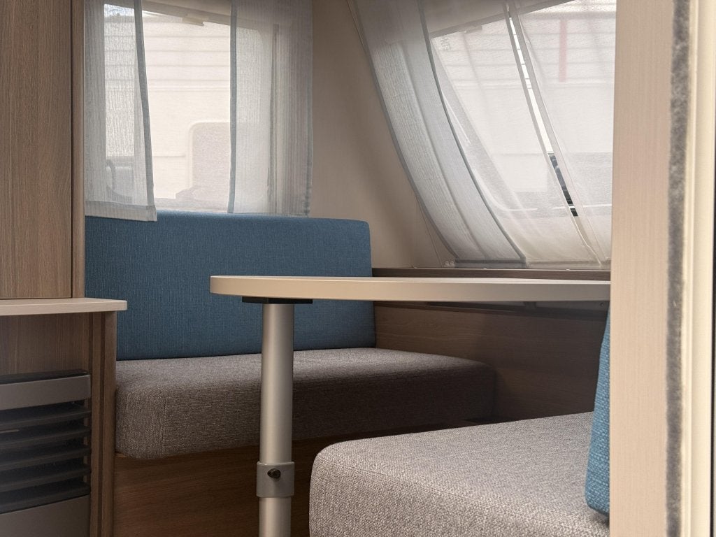 Dethleffs C'Joy 460 LE Met luifel en fietsenrek, Caravans en Kamperen, Bedrijf, Treinzit, 750 - 1000 kg, Overige typen