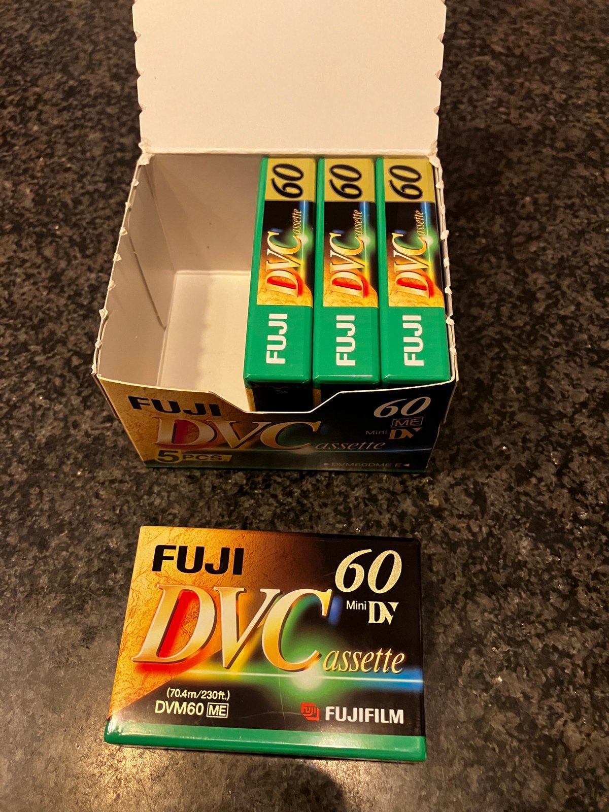 4x Fuji MiniDV DVM60 nieuw en verzegeld – camcorder tapes, Ophalen of Verzenden, (Video)band