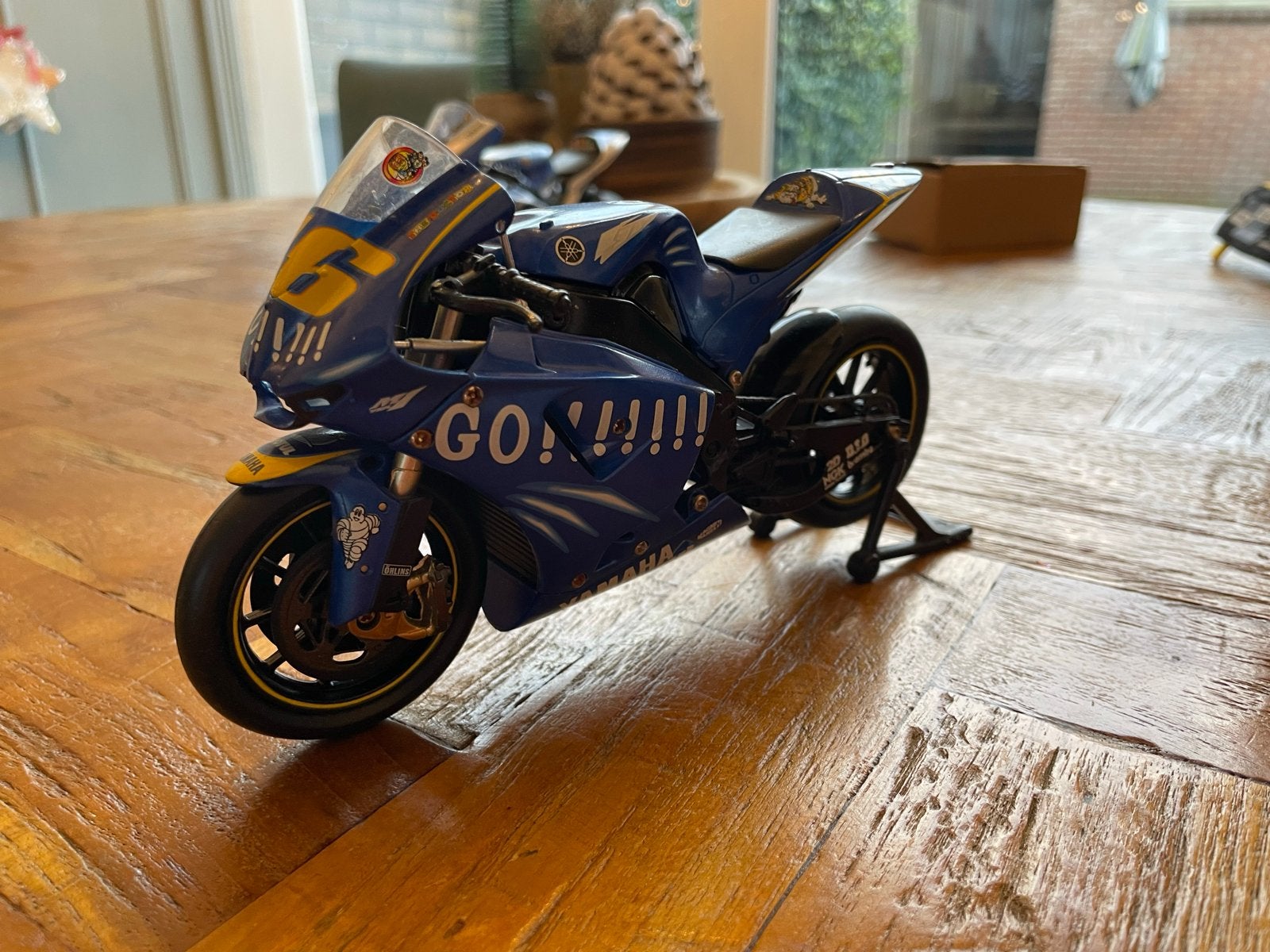 Schaalmodel Valentino Rossi Yamaha YZR-M1 2005 - 1:12, Overige merken, Ophalen of Verzenden, Zo goed als nieuw, Groter dan 1:32