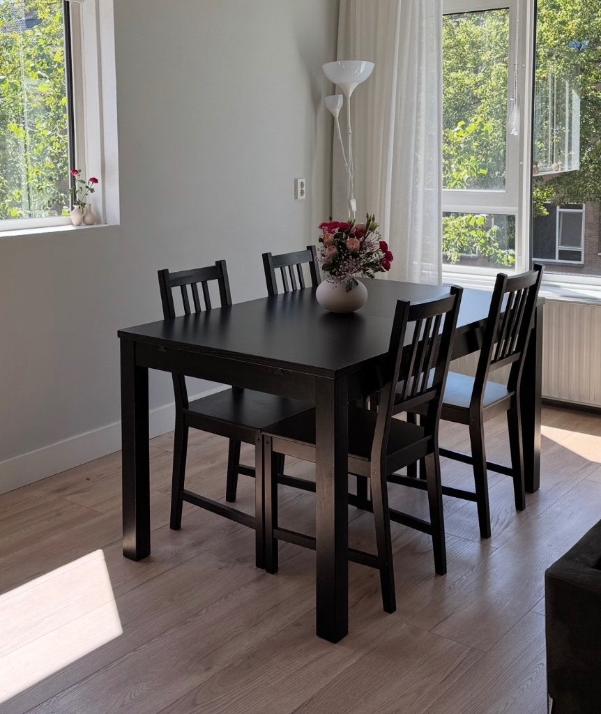 IKEA Black Extendable Dining Room table + 4 Matching Chairs, Huis en Inrichting, Ophalen, Gebruikt, 50 tot 100 cm, Vijf personen of meer
