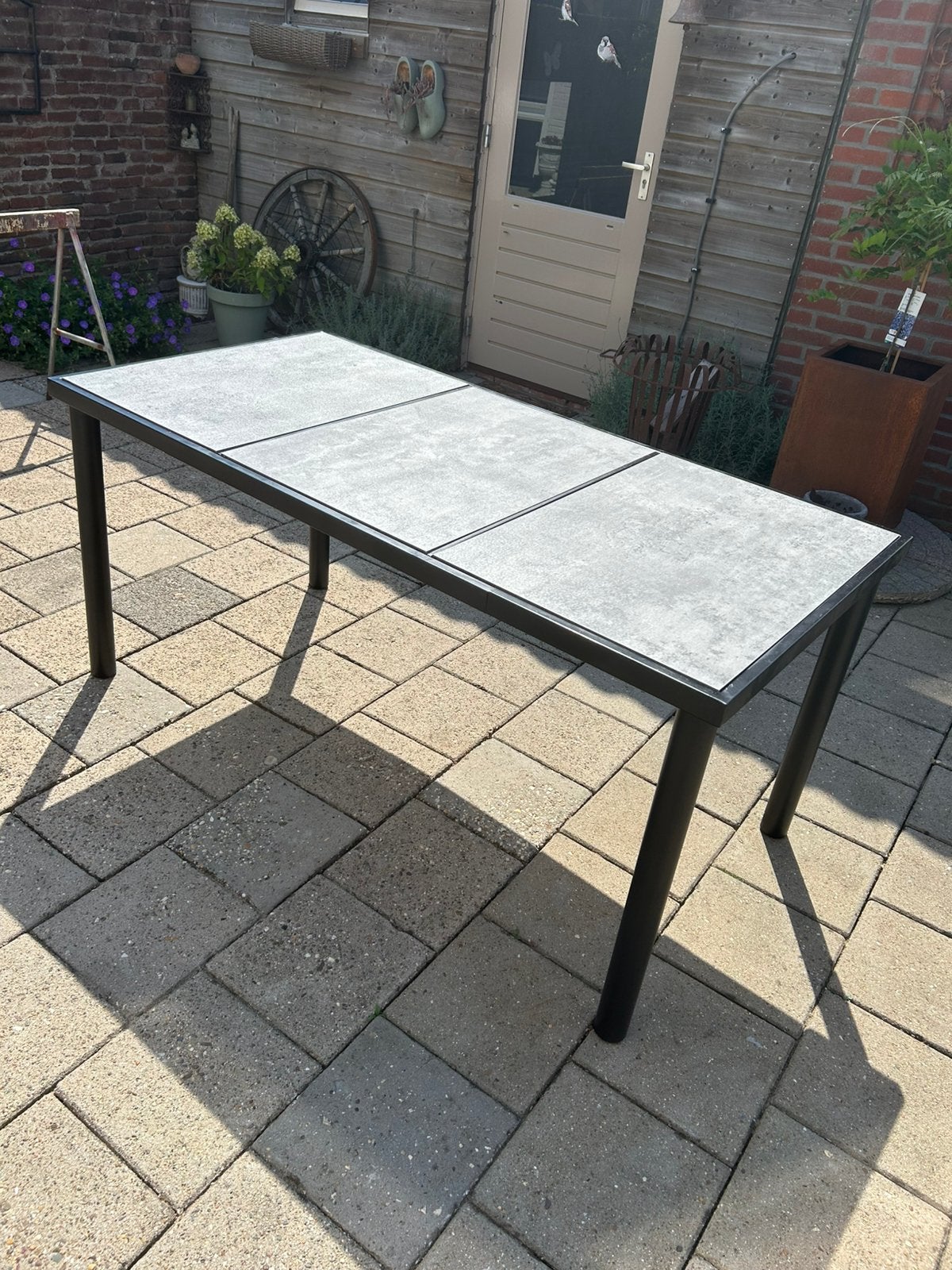 Tuintafel zwart/betonlook, Tuin en Terras, Tuintafels, Ophalen, Zo goed als nieuw, Rechthoekig