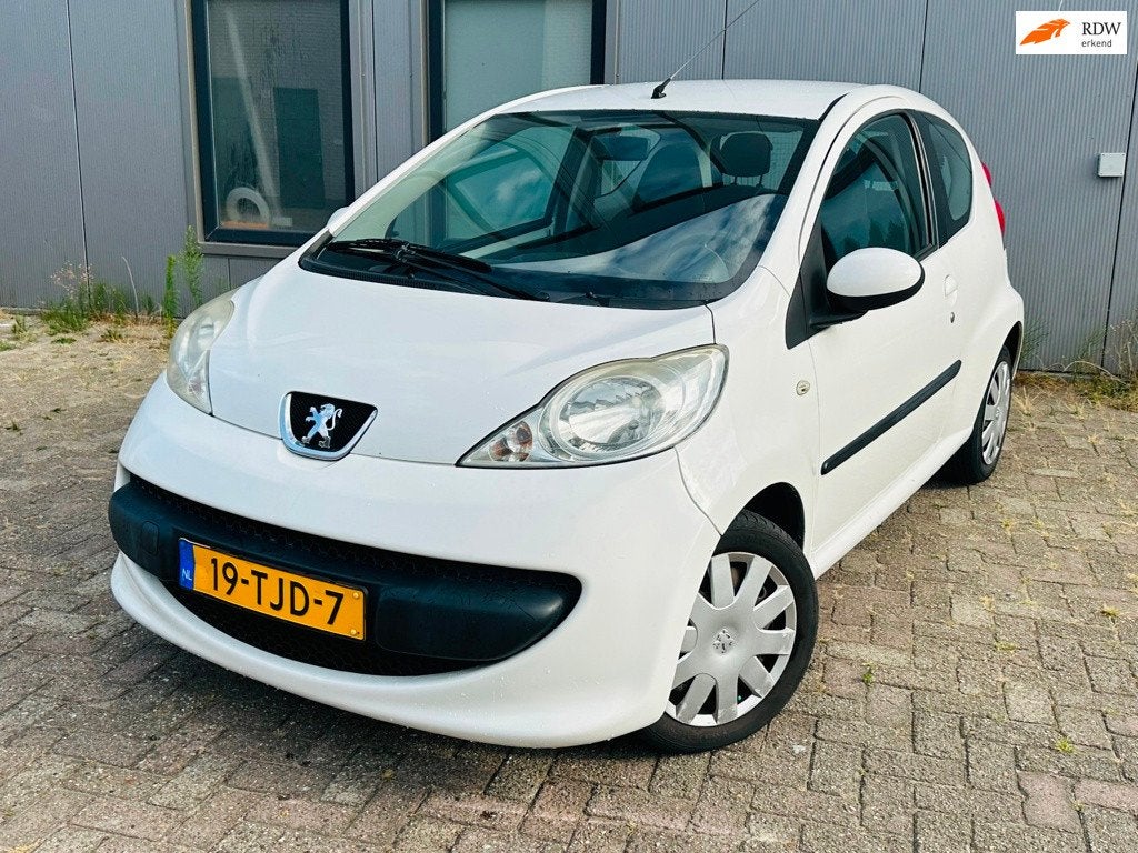 Peugeot 107 1.0-12V XR ELEKTRISCHE RAMEN AUX APK 1 JAAR, Voorwielaandrijving, Gebruikt, 4 stoelen, Bedrijf