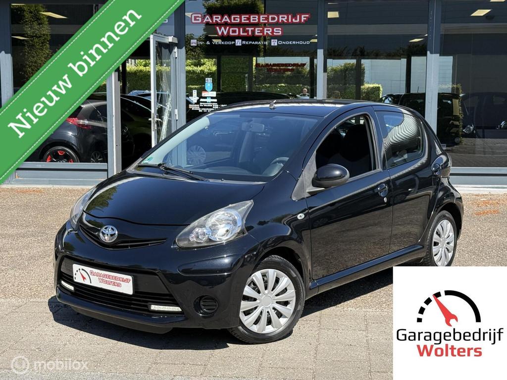 Toyota Aygo 1.0 VVT-i Aspiration AIRCO 5DRS ELEC-PAKKET, Auto's, Toyota, Voorwielaandrijving, Stof, Gebruikt, Zwart
