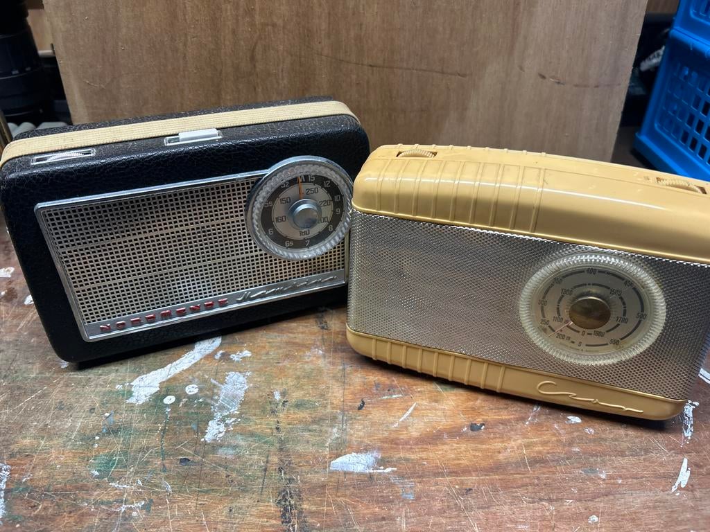 Vintage Transistorradio's - 2 stuks, Ophalen of Verzenden, Gebruikt, Transistorradio