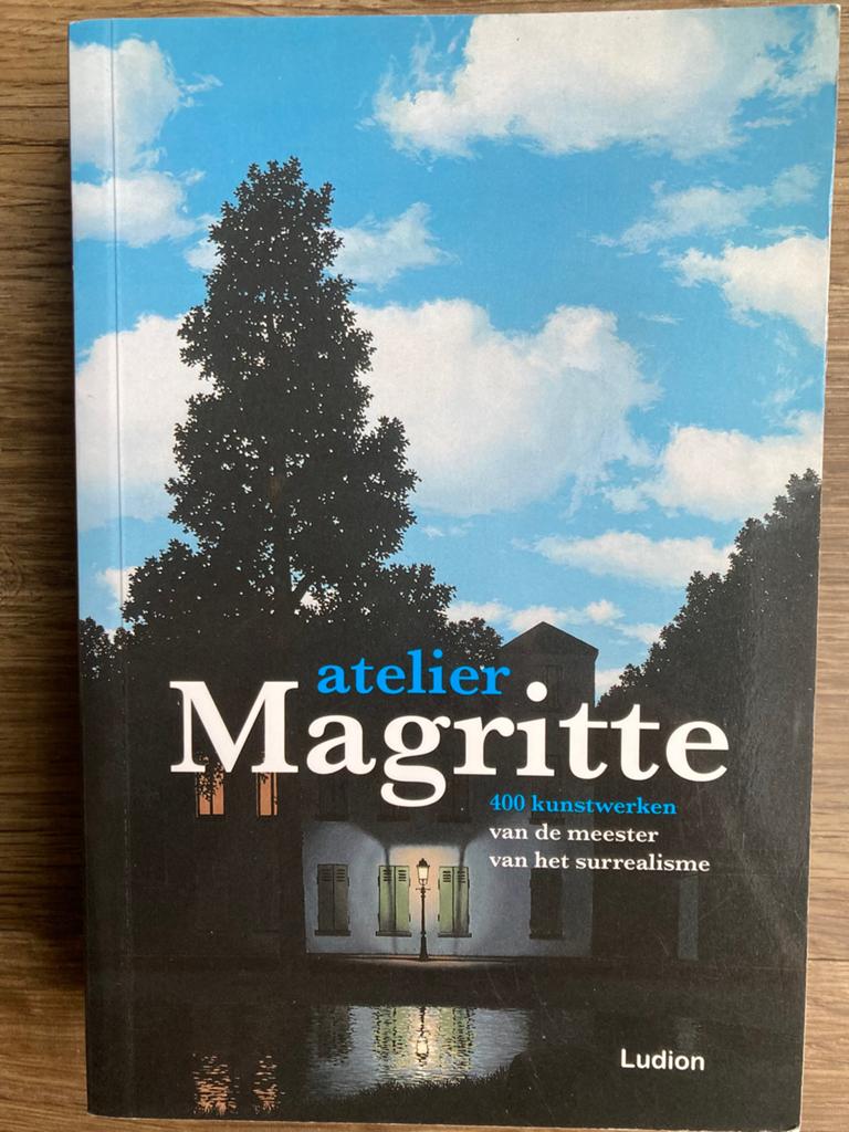 R. Hughes - Atelier Magritte, Ophalen of Verzenden, Zo goed als nieuw
