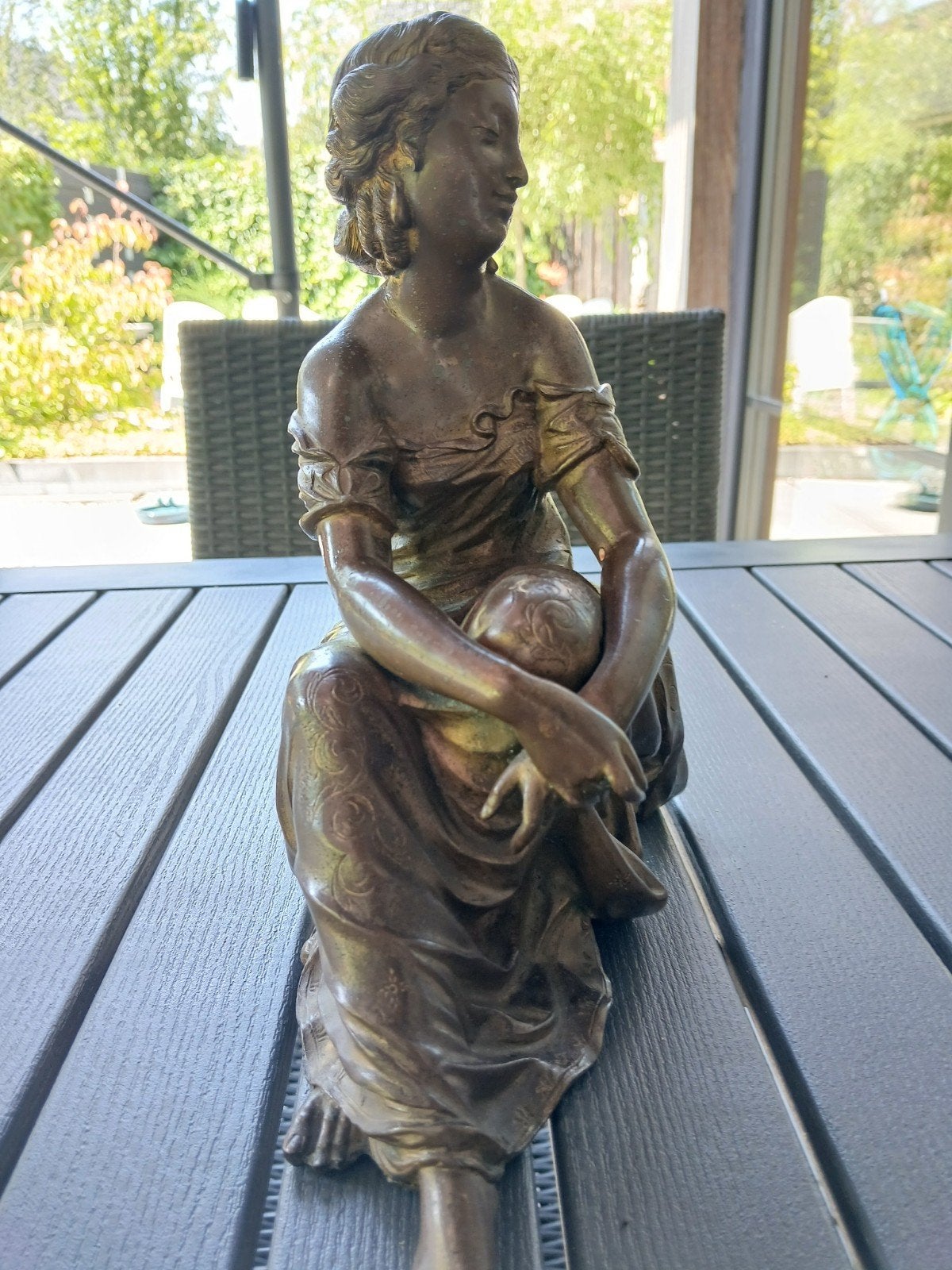 Fraai bronzen gestileerd beeld van een vrouw, Antiek en Kunst, Ophalen of Verzenden