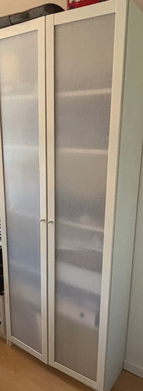 Ikea Billy kast met deuren - gratis op te halen, Ophalen, Overige materialen, Gebruikt, 200 cm of meer