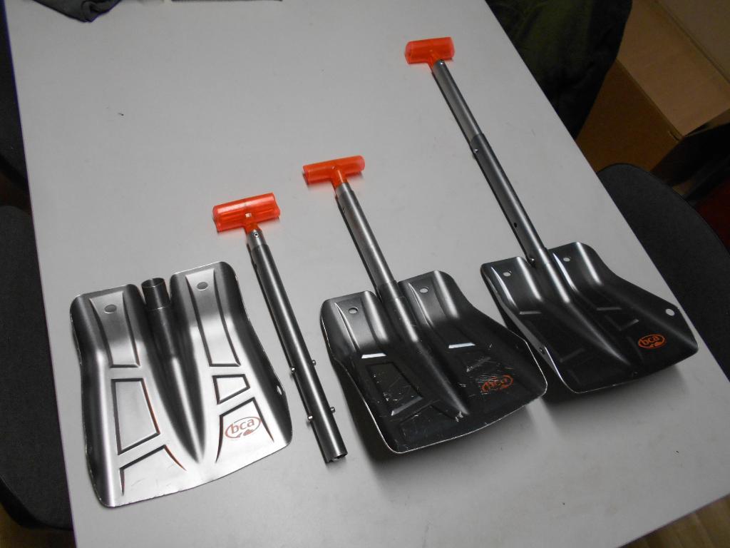 Sneeuwschep BCA B-2 EXT Shovel 3 delig (verstellbaar), Ophalen of Verzenden, Landmacht, Nederland