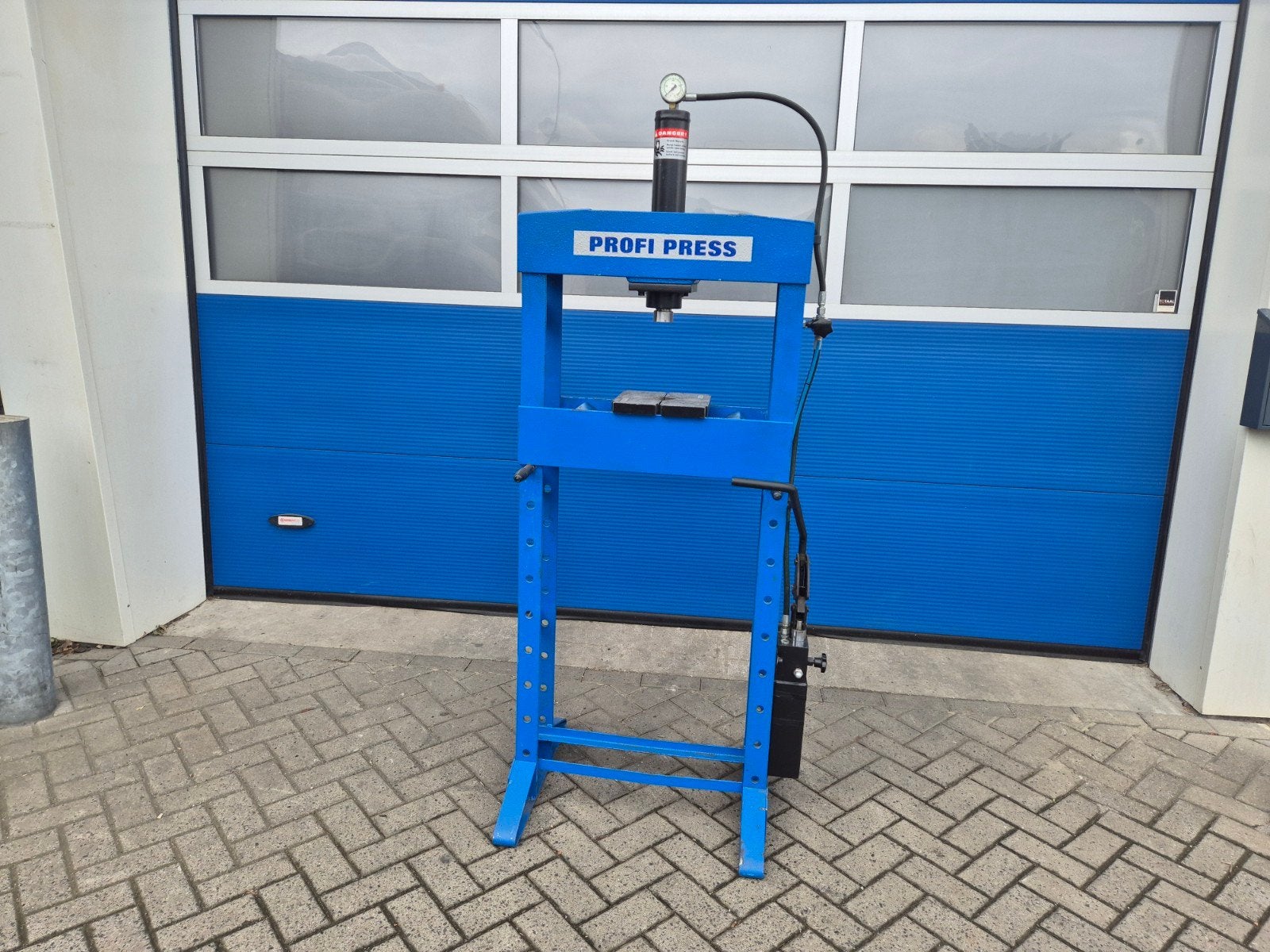 Profi Press Hydraulische Werkplaatspers Handbediend 15TON, Gebruikt, Holland, Info@bolkmachinehandel.nl, Ophalen of Verzenden