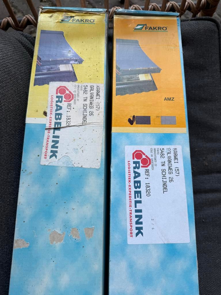 2 stuks Fakro AMZ dakraam zonwering, nieuw in doos, Ophalen of Verzenden, Nieuw