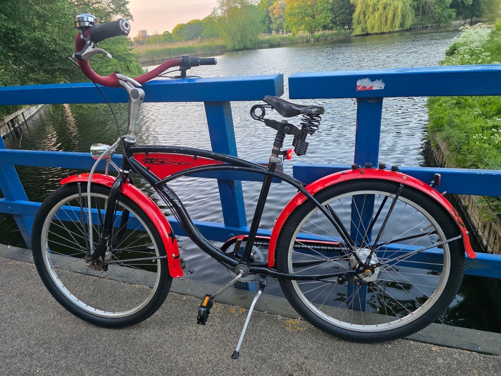 Jonny Loco 26 inch Cruiserfiets - Zwart/Rood, Fietsen en Brommers, Fietsen | Cruisers en Lowriders, Terugtraprem, Gebruikt, Cruiser