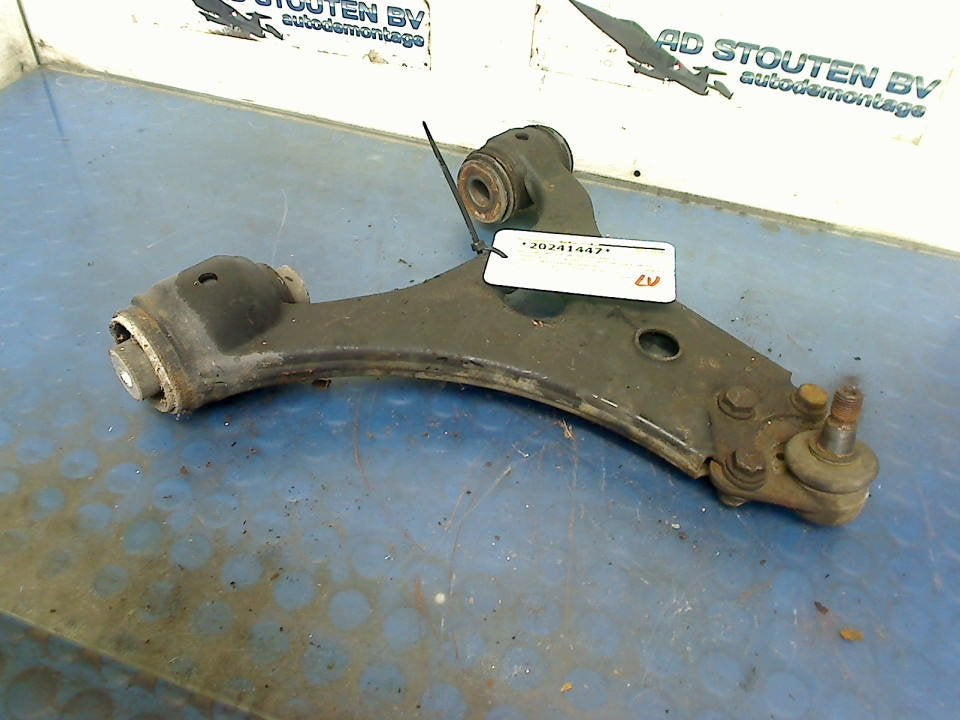Draagarm Links Voor Mercedes-Benz A (W169) (2004-09/2012-06), Gebruikt, Mercedes-Benz AG, Mercedes-Benz, Mercedesstraße 120, Stuttgart 70372, , Duitsland