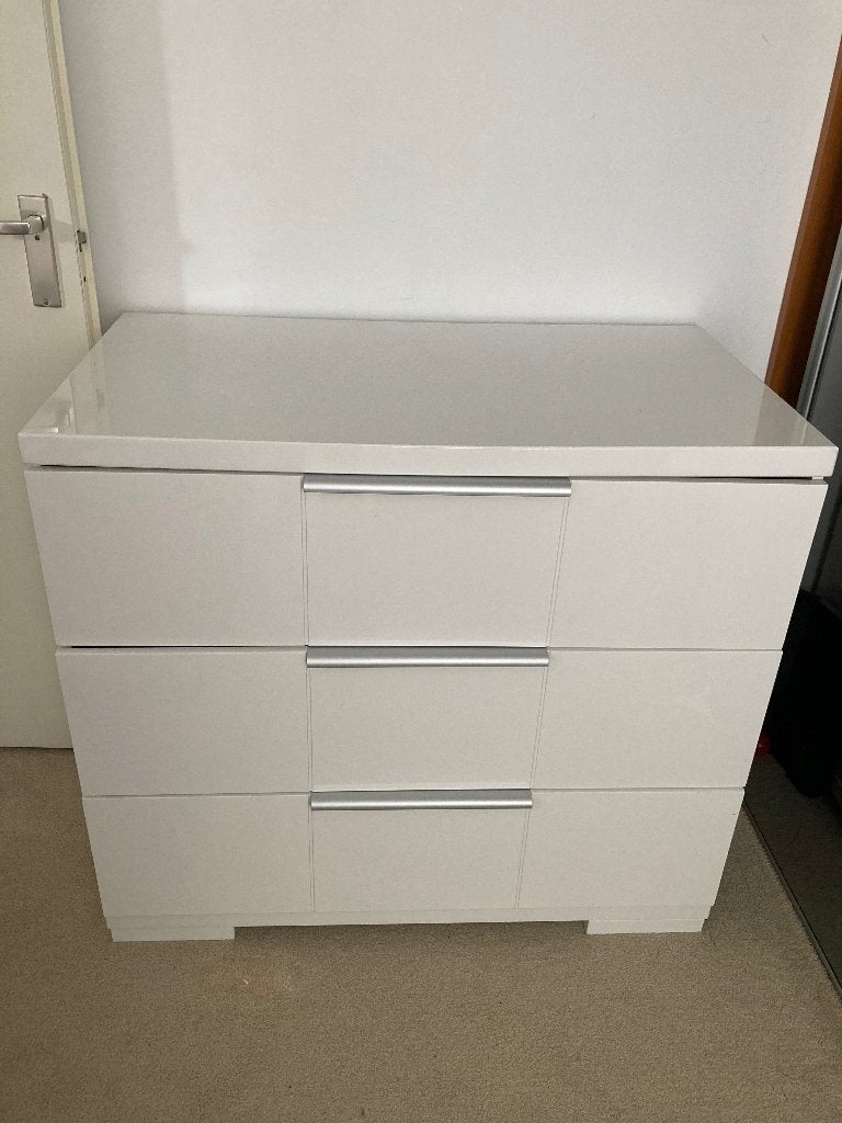Commode wit hoogglans, Ophalen, 50 tot 70 cm, 100 cm of meer, Zo goed als nieuw