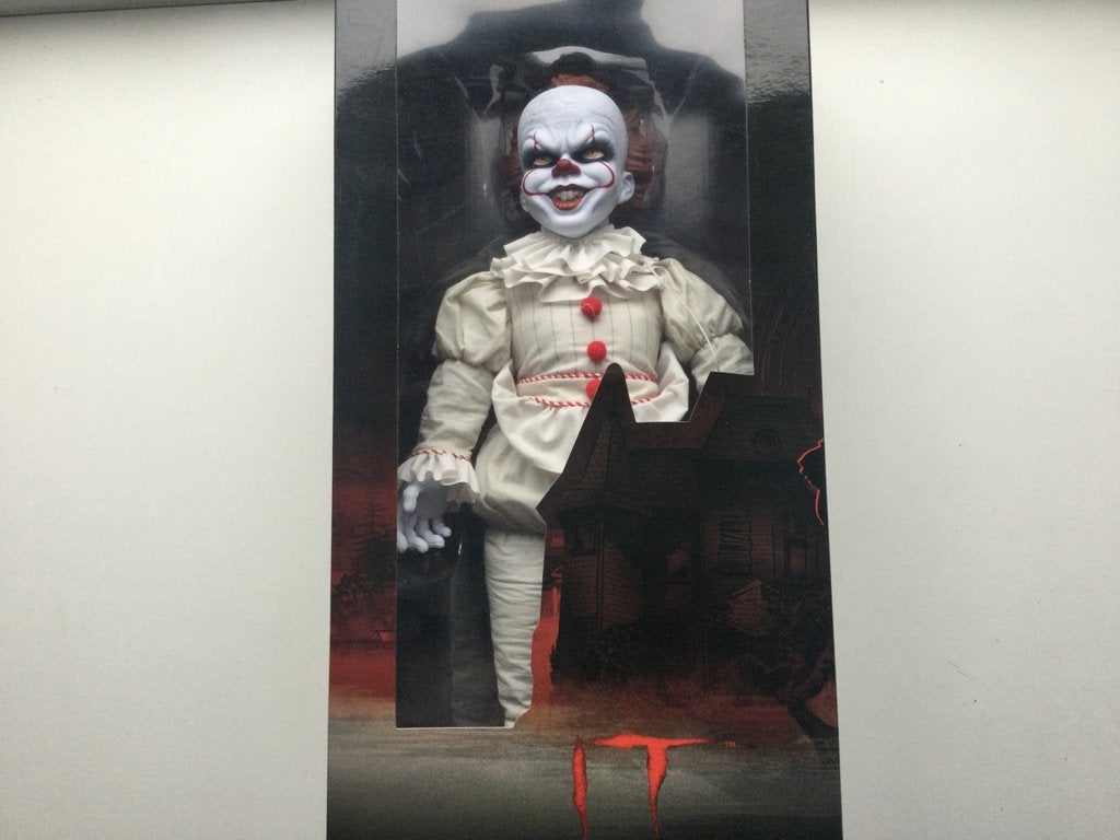 Mezco Toyz IT Pennywise XL Puppe Sammler Figur, Ophalen of Verzenden, Zo goed als nieuw