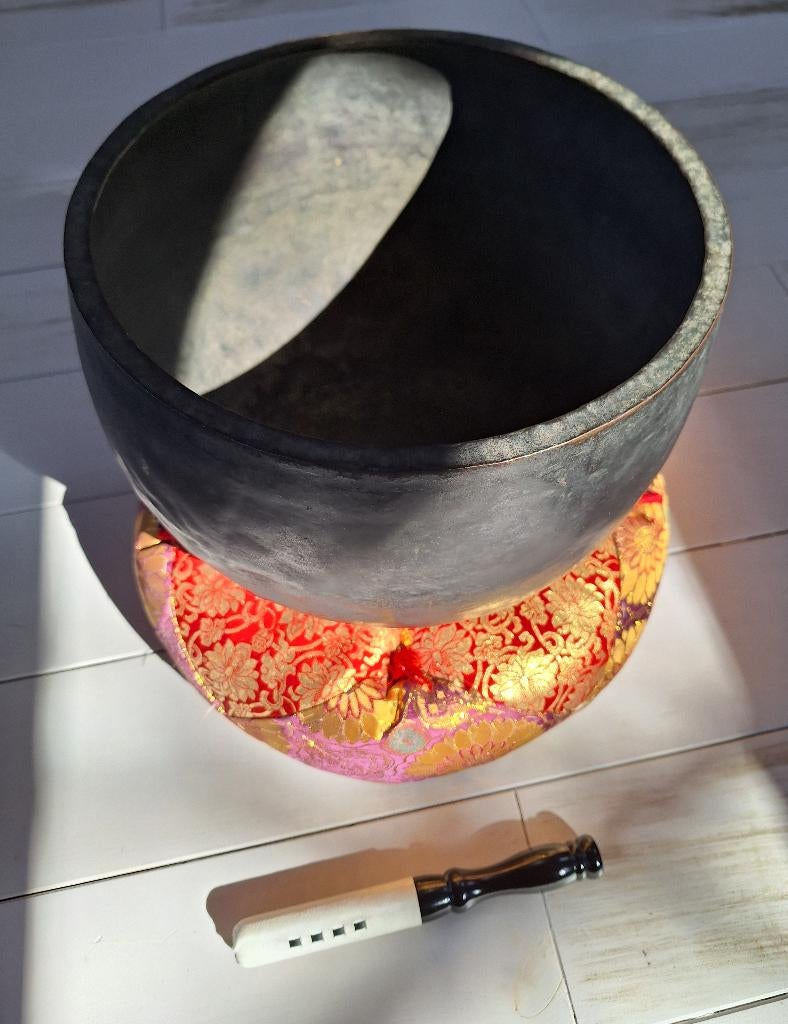 klankschaal 34 cm, 2,4 kg, uiterst zeldzaam, uit zen tempel, Antiek en Kunst, Ophalen of Verzenden, Brons