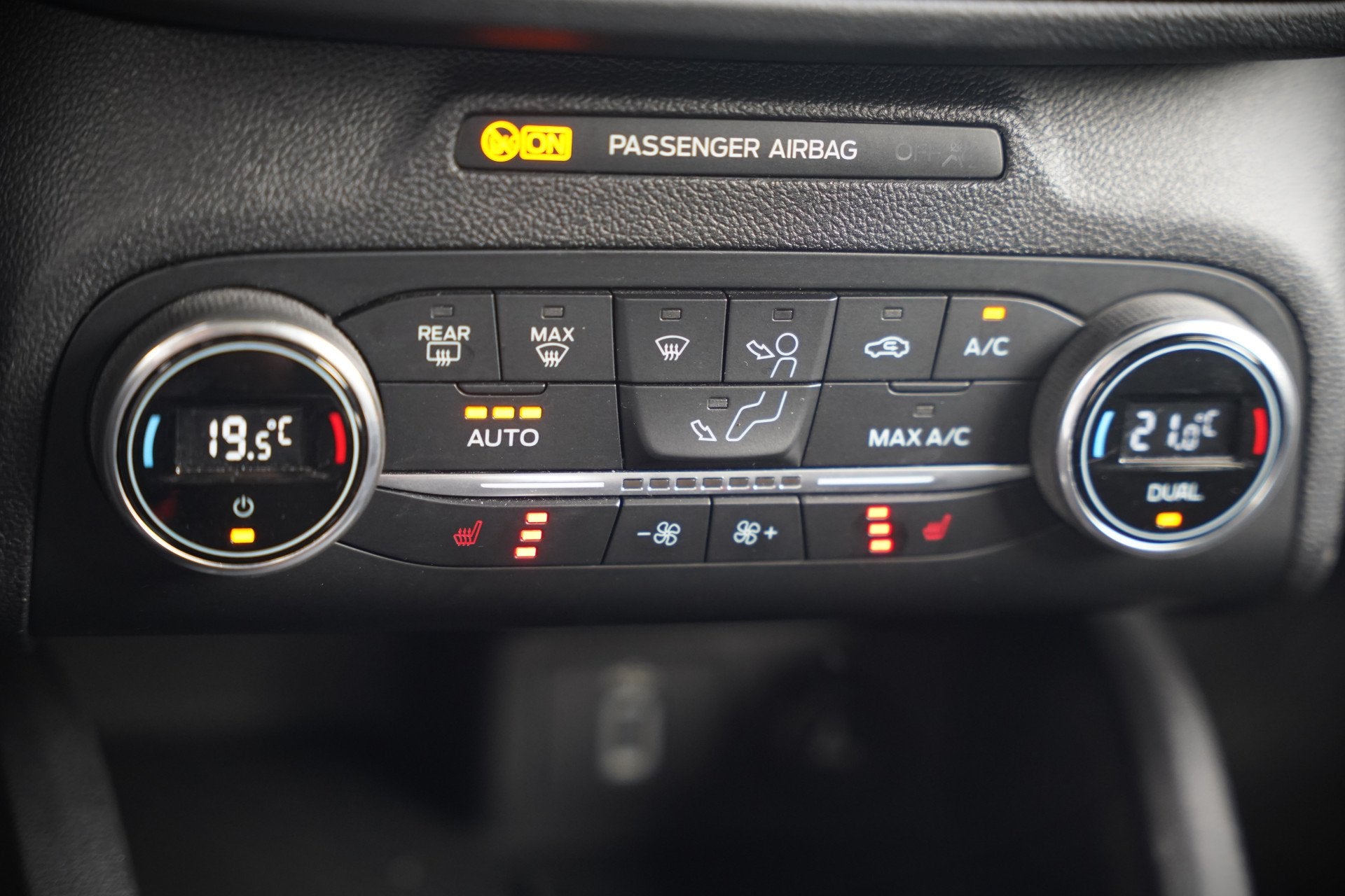 Foto 51 van Ford Focus 1.0 EcoBoost ST Line Business | Panoramadak | Ban