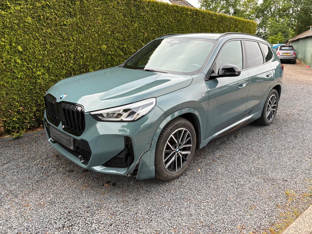 BMW X1 1.8i 2024 M-pakket, leder led rijdende auto, Ophalen of Verzenden, Zwart, Benzine, SUV of Terreinwagen