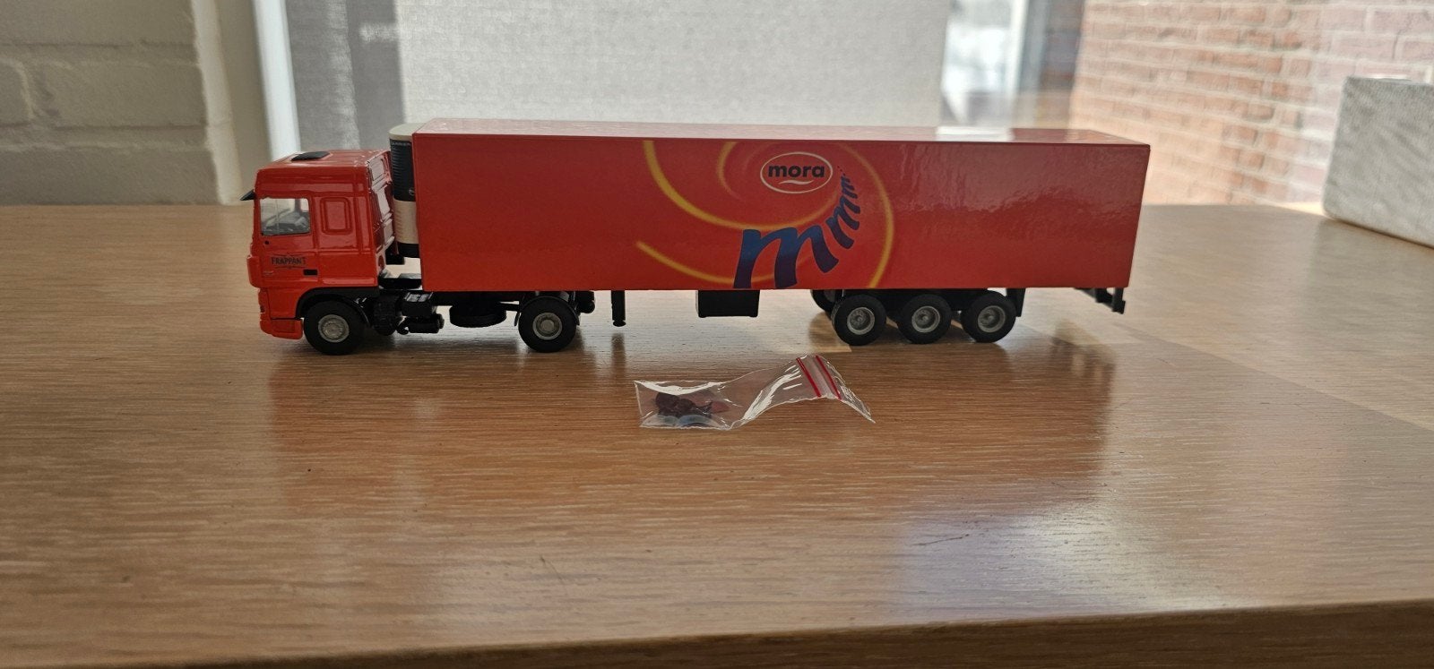 TE KOOP MOOI LIONTOYS DAF 95 XF MORA MMMM SCHAAL1:50

SCHAAL, Ophalen of Verzenden, Zo goed als nieuw, Bus of Vrachtwagen, Lion Toys