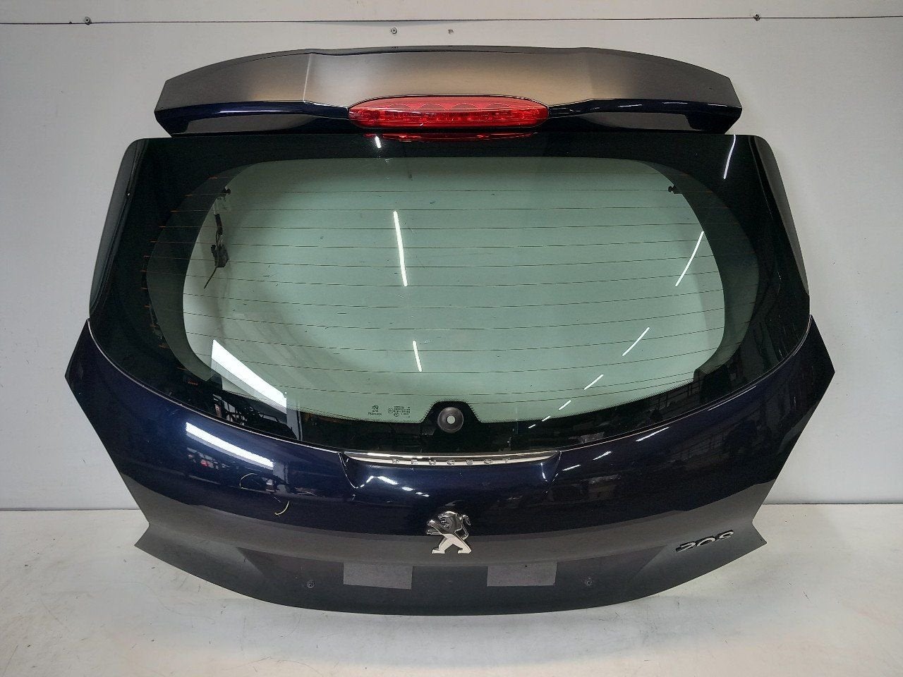 Achterklep Peugeot 208, Onderdelen@venauto.nl, Van der Ven Autorecycling B.V., Gebruikt, Ettenseweg 76, 4706 PB Roosendaal, The Netherlands