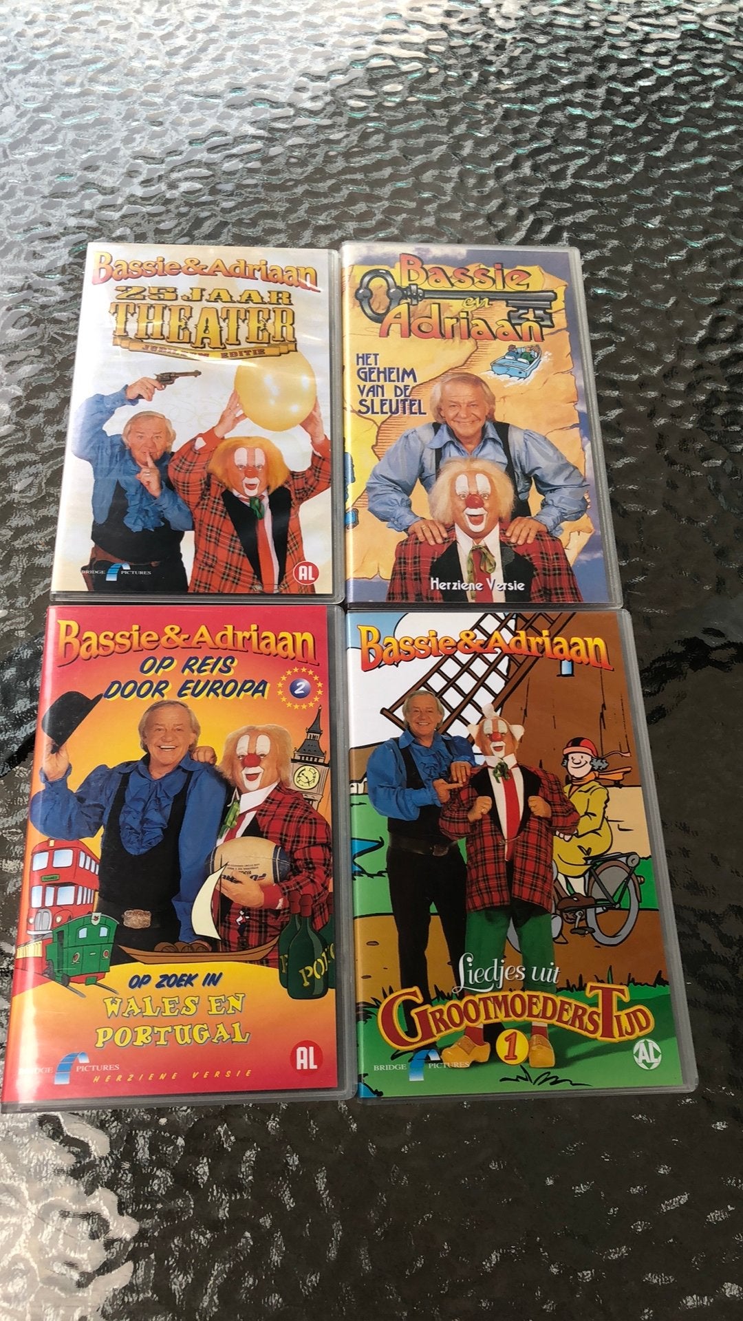 Bassie & Adriaan vhs videobanden, Boxset, Alle leeftijden, Zo goed als nieuw, Kinderprogramma of -film
