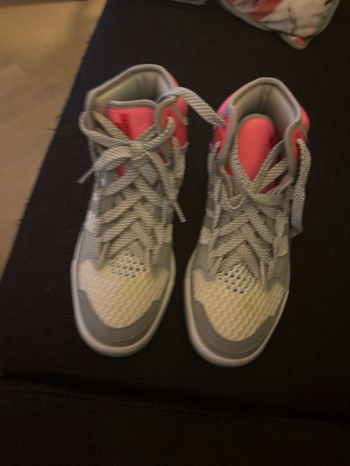 Stijlvolle Adisas sneakers grijs/roze, Kleding | Dames, Ophalen of Verzenden, Nieuw, Grijs, Sneakers of Gympen