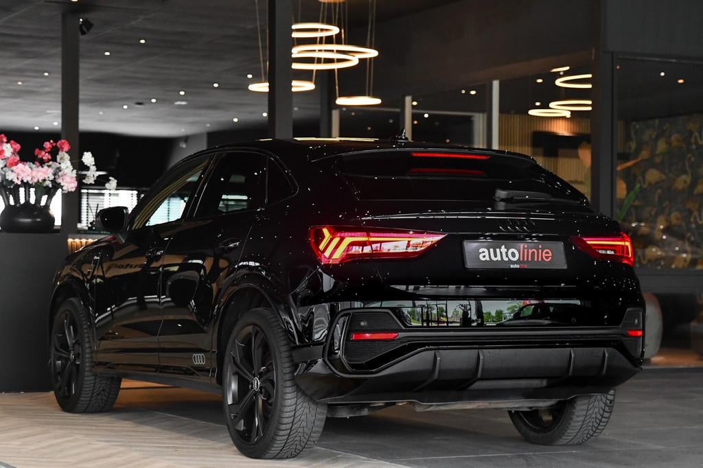 Audi Q3 Sportback 45 TFSI e 3x S-Line, Sonos. Matrix, Leder,, Gebruikt, Zwart, 1715 kg, Zwart