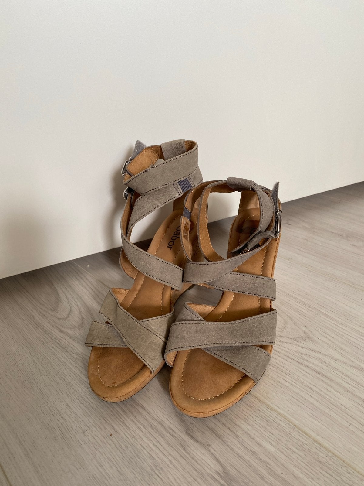 Gabor sleehak sandalen maat 38.5, Ophalen, Gedragen, Grijs, Sandalen of Muiltjes