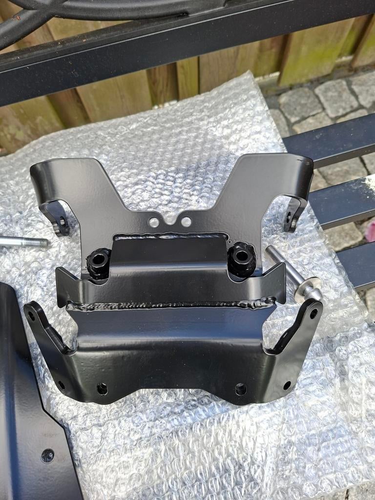 Top kofferdrager en bev voor motor zzr 1400 2012- (ACC-0030), Ophalen, Zo goed als nieuw