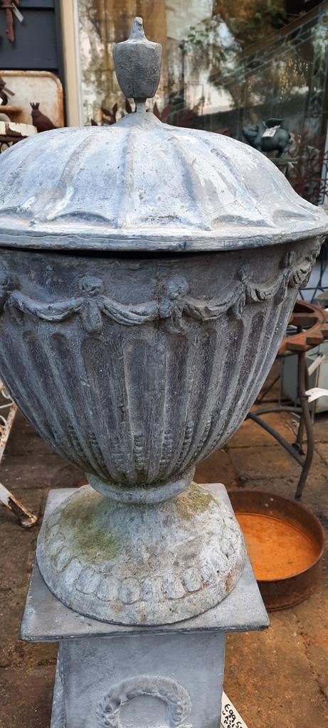 Decoratieve urn van lood met deksel, Tuin en Terras, Bloempotten, Ophalen