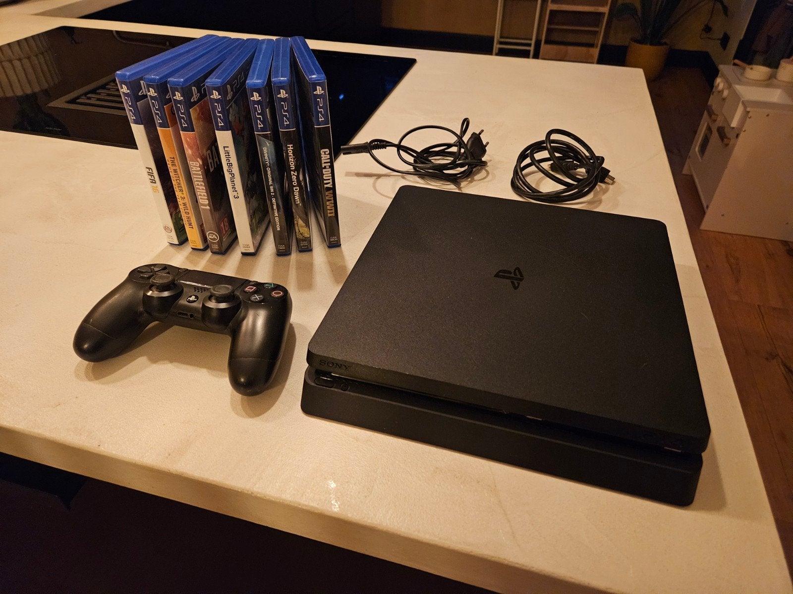 PlayStation 4 Slim met controller en 7 games, Spelcomputers en Games, Ophalen, Met 1 controller, Slim, 500 GB