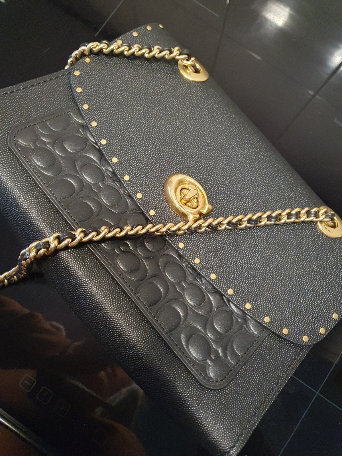 Te koop: Coach Parker schoudertas donkerblauw, Sieraden, Tassen en Uiterlijk, Ophalen, Zo goed als nieuw, Zwart, Schoudertasje