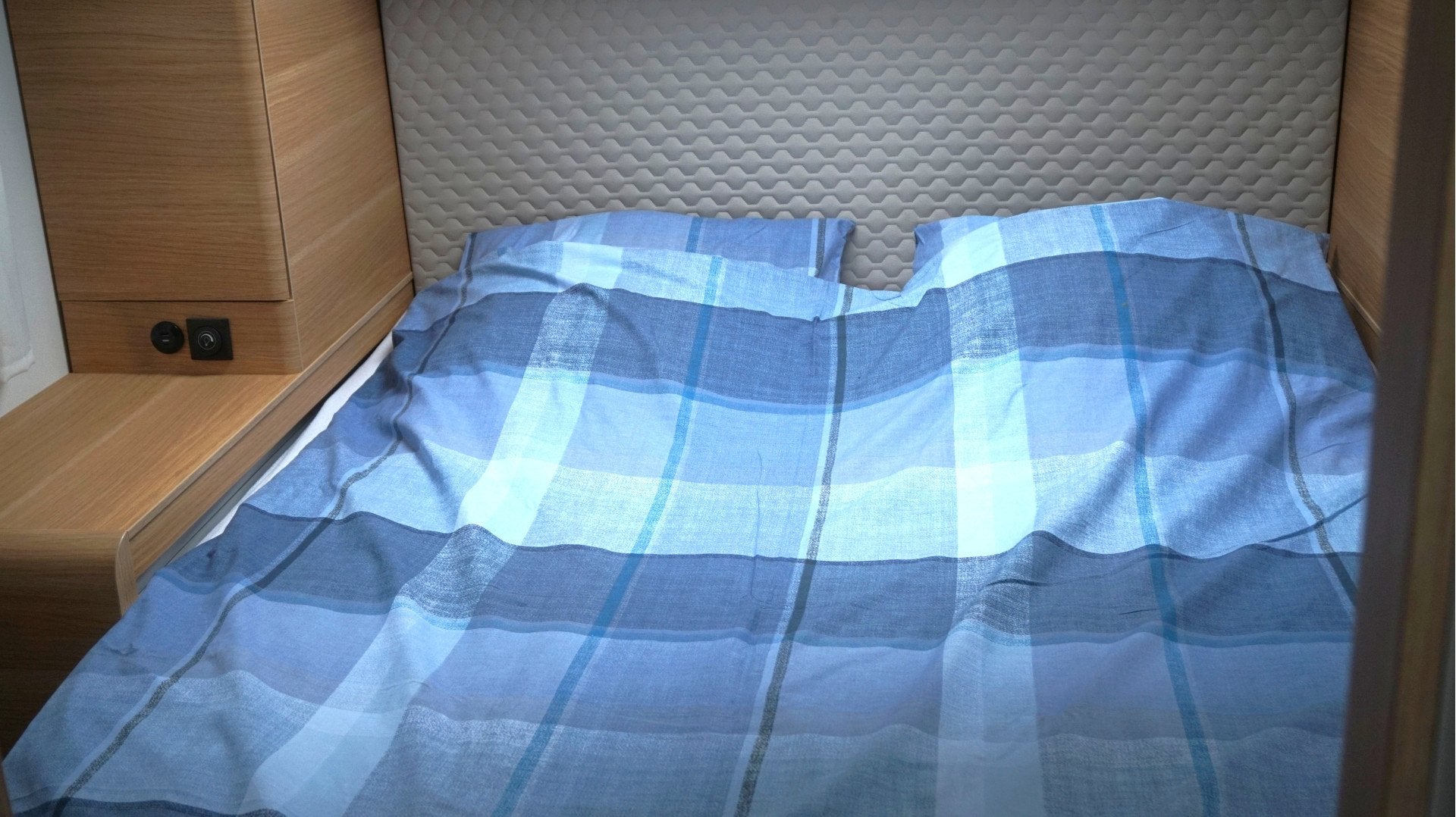 Foto 34 van Adria MATRIX 670SC PLUS AUTOMAAT 141 pk Zonnepan. Electr. Fi