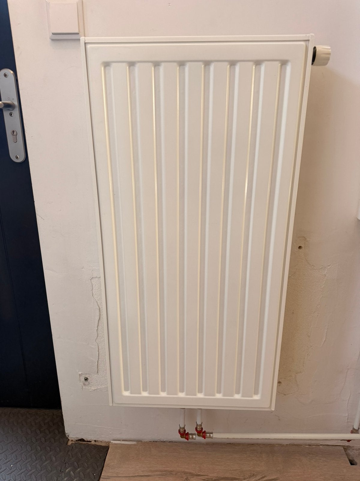 Radiator met thermostaatkraan ZGAN, Ophalen, Zo goed als nieuw, Radiator, 80 cm of meer
