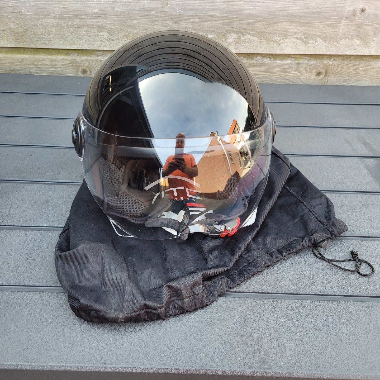 Nieuwe zwarte scooterhelm, maat 57-58cm, Ophalen, Zo goed als nieuw, Medium