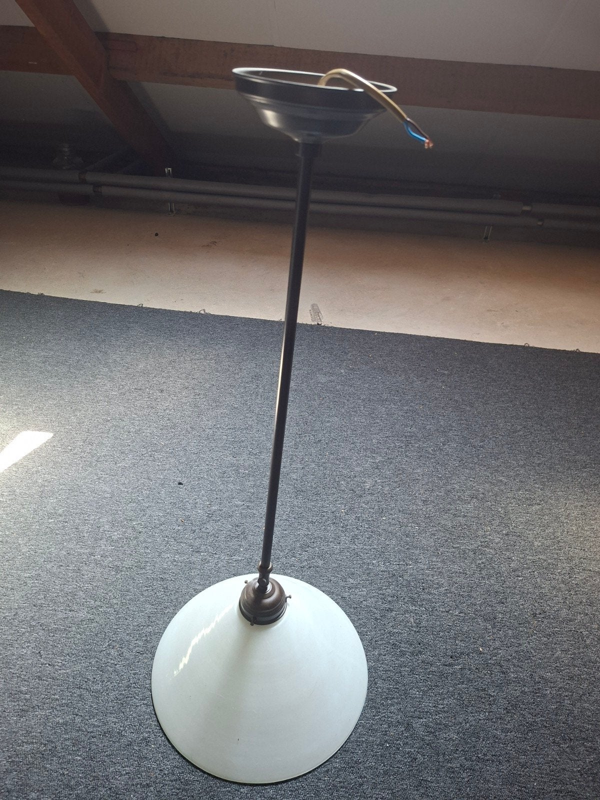 Vintage hanglamp met opalen glazen kap, Gebruikt, Vintage, Overige fittingen, Ophalen of Verzenden