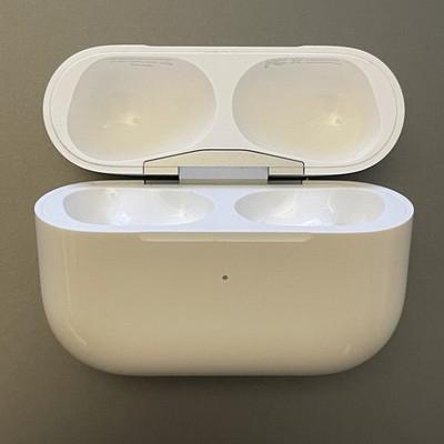 Originele airpods pro case 1e generatie, In gehoorgang (in-ear), Zo goed als nieuw, Apple, Wit