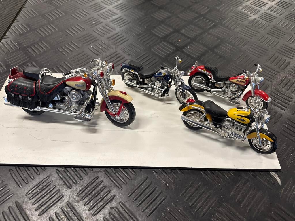 Harley Davidson schaalmodellen, Ophalen, Motor