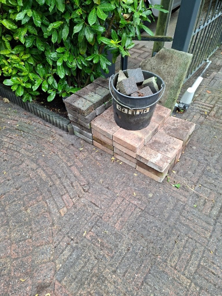 Bestrating: bakstenen, cirkel, kleine grindtegels, Tuin en Terras, Ophalen, Gebruikt, Overige materialen, Overige typen