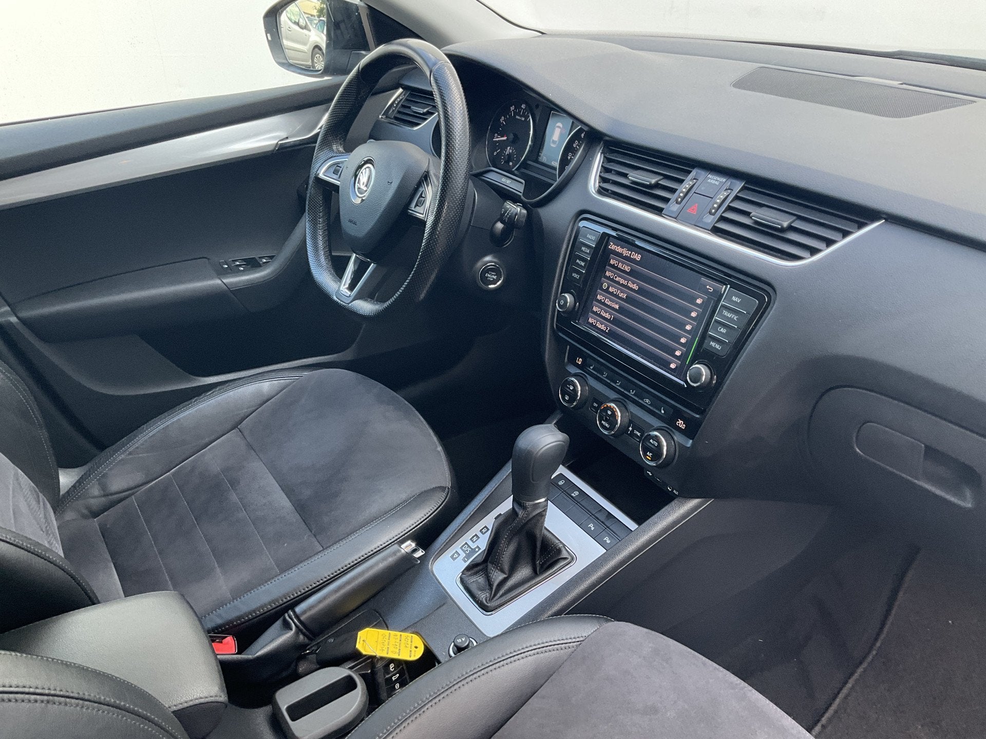 Skoda Octavia Combi 1.4 TSI Style Xenon Aut Trekhaak Canton, Gebruikt, Euro 6, 4 cilinders, 150 pk
