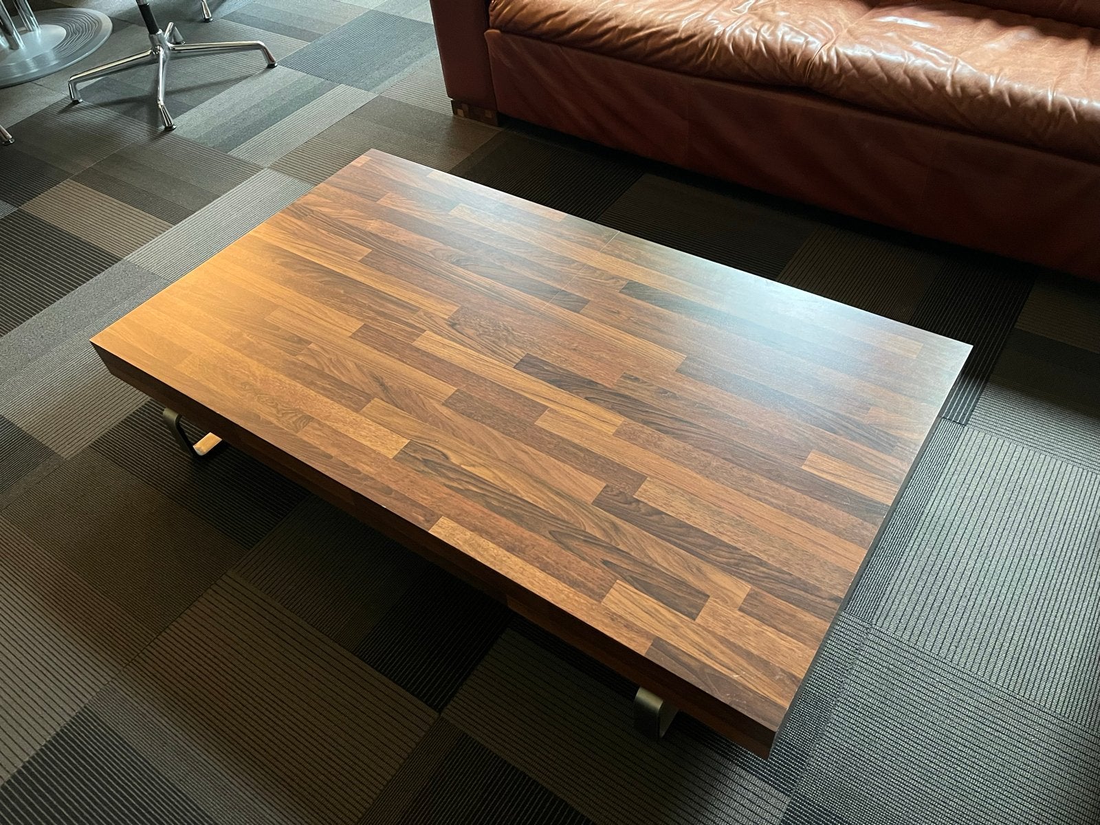 Salontafel met handig opbergvak, Ophalen, 100 tot 150 cm, 50 tot 100 cm, Zo goed als nieuw