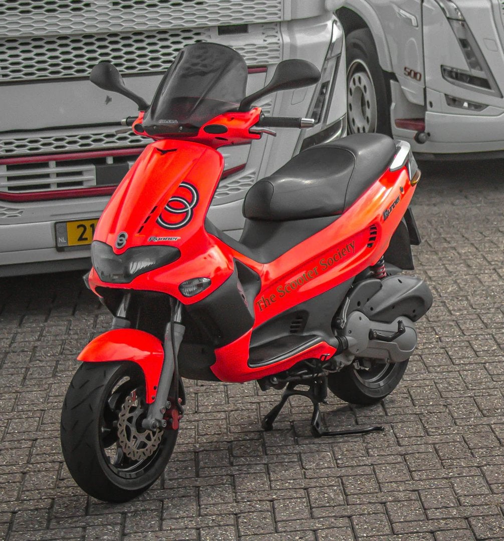 Gilera runner opknapper gezocht, Fietsen en Brommers, Scooters | Piaggio, Ophalen of Verzenden, Zo goed als nieuw, Benzine, Overige modellen