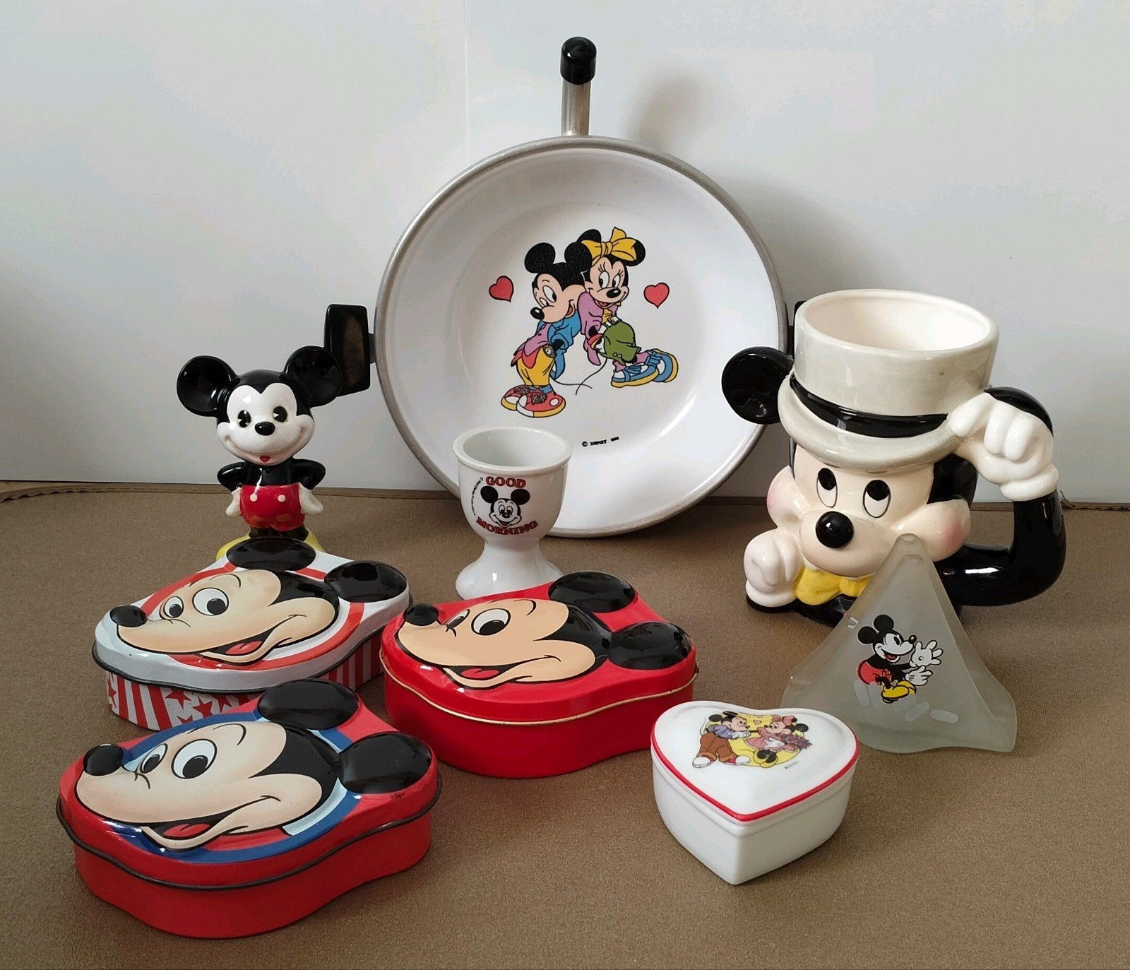 Diverse vintage Mickey Mouse verzamelobjecten, Verzenden, Mickey Mouse, Zo goed als nieuw, Servies