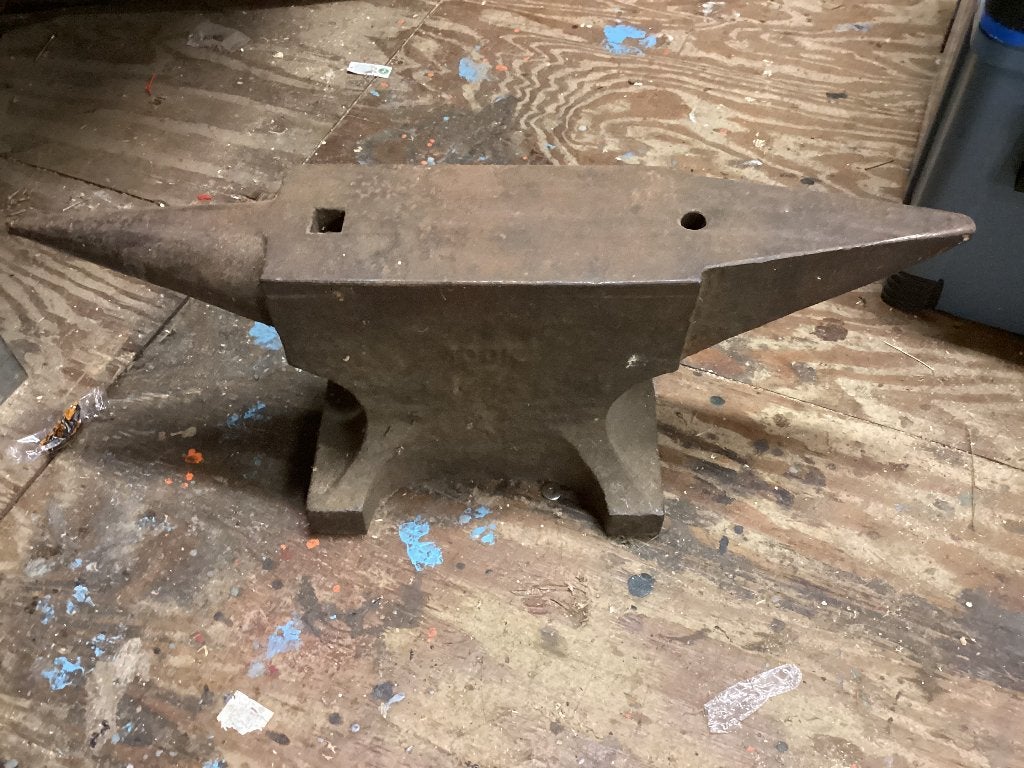 Aambeeld 100 kg, Ophalen