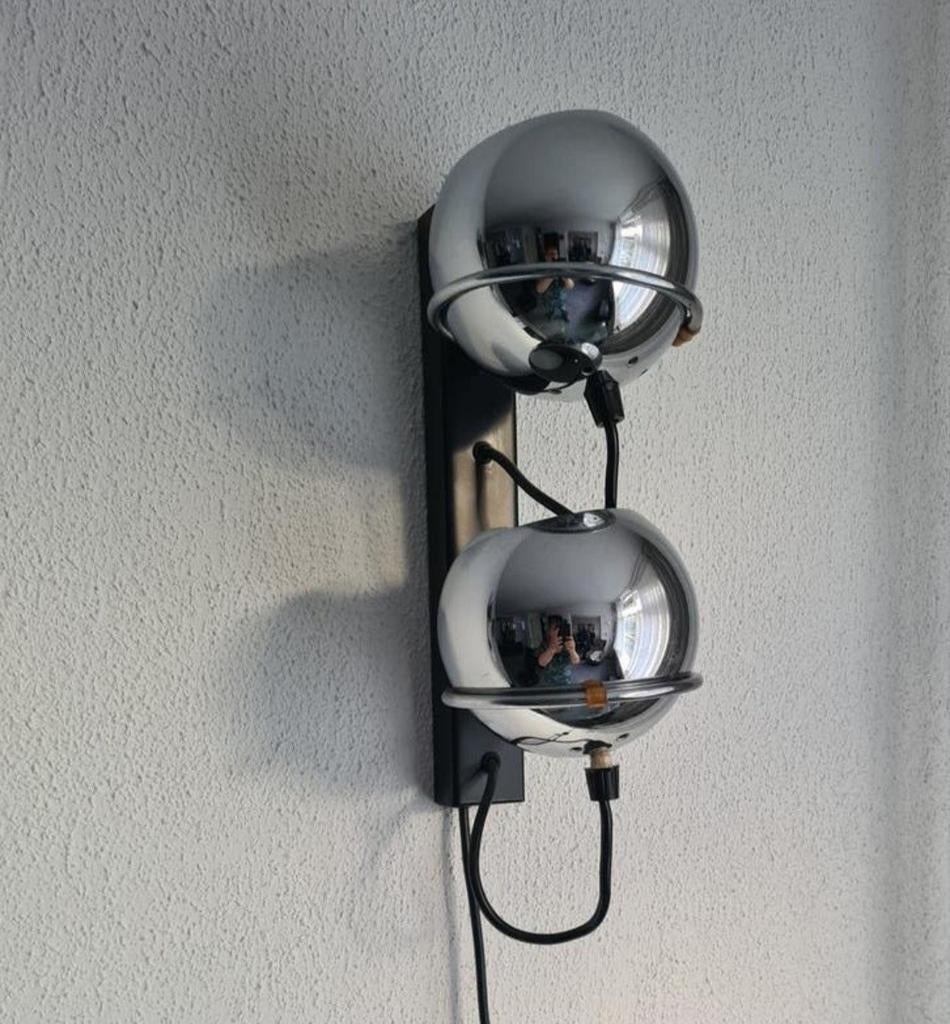 Vintage Chroom Spaceage Oogbol Wandlamp met 2 bollen., Huis en Inrichting, Ophalen of Verzenden, Metaal, Vintage / retro