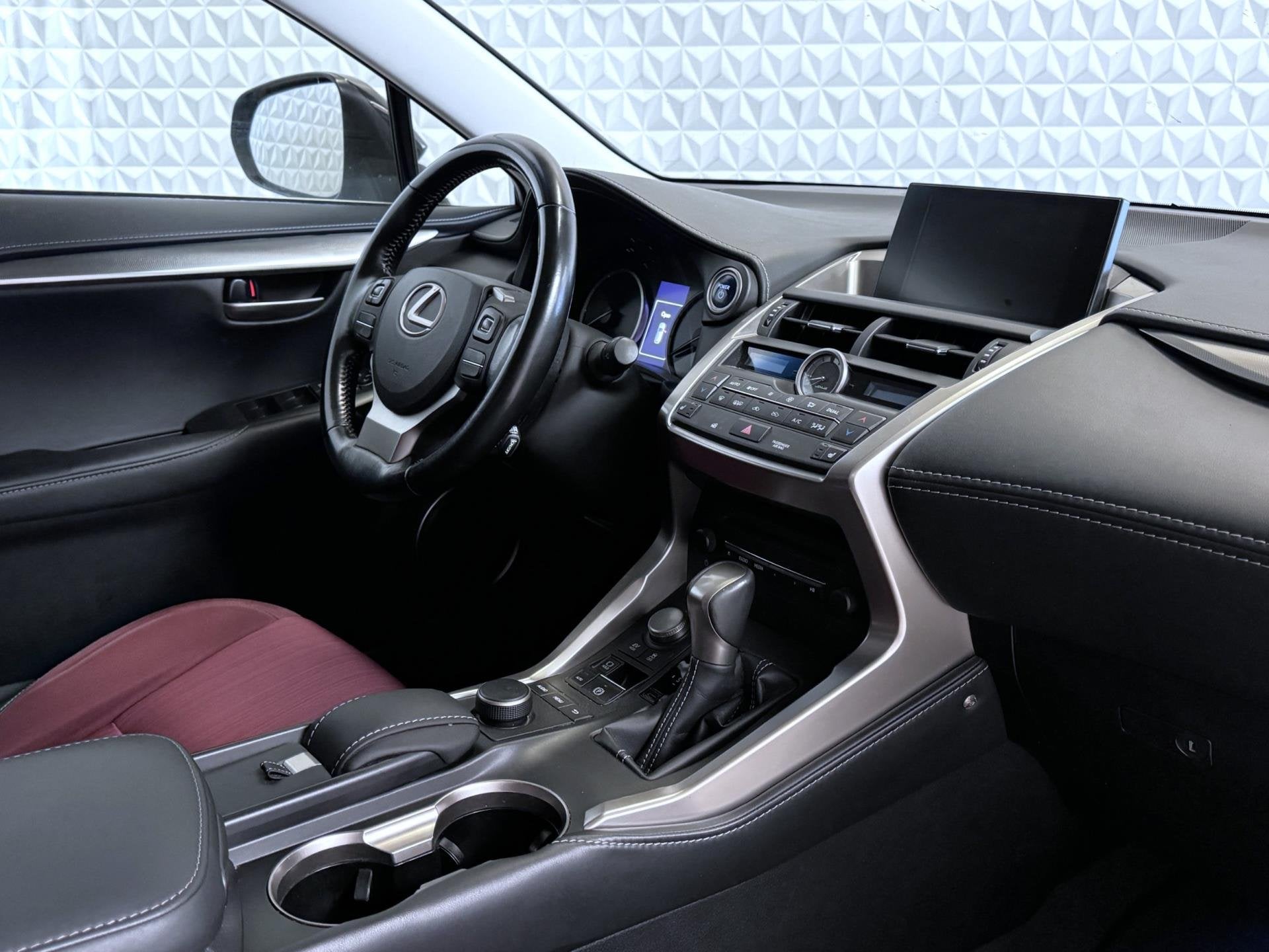 Lexus NX 300h AWD Sport Edition / 149.000km (2017), Auto's, Lexus, Automaat, Dealer onderhouden, Gebruikt, Euro 6